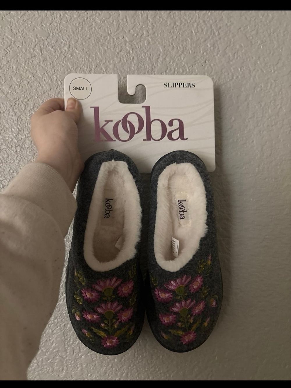 Kooba Gray and Pink Women's Slipper NEW Size S 5-6